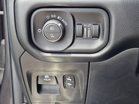 Used 2022 RAM 1500 Laramie w/ Sport Appearance Package AWD/4WD image 19