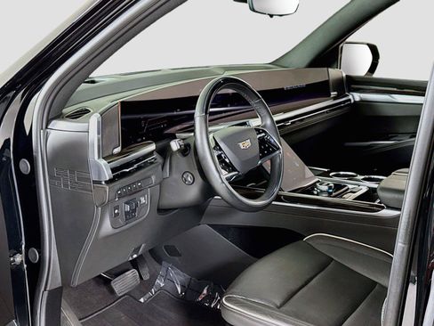 Used 2025 Cadillac Escalade ESV Premium Luxury AWD/4WD image 13