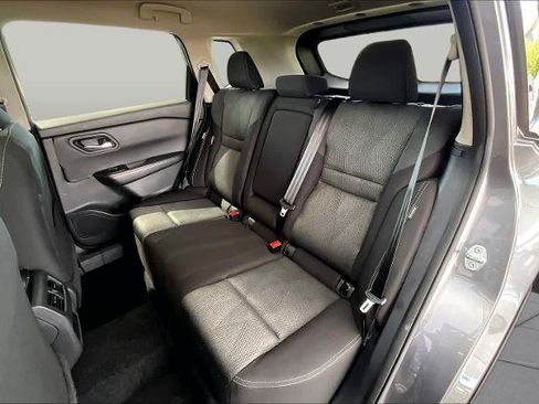 Certified 2025 Nissan Rogue SV FWD image 19