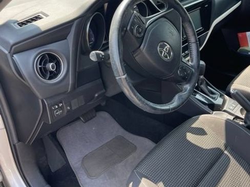 Used 2017 Toyota Corolla iM FWD image 2