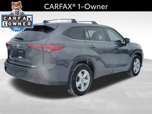 Used 2023 Toyota Highlander L image 4