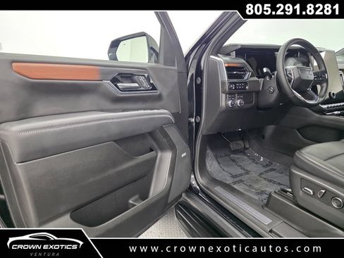 Used 2025 GMC Yukon XL Denali AWD/4WD image 26