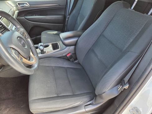 Used 2015 Jeep Grand Cherokee Laredo w/ Quick Order Package 23E AWD/4WD image 8