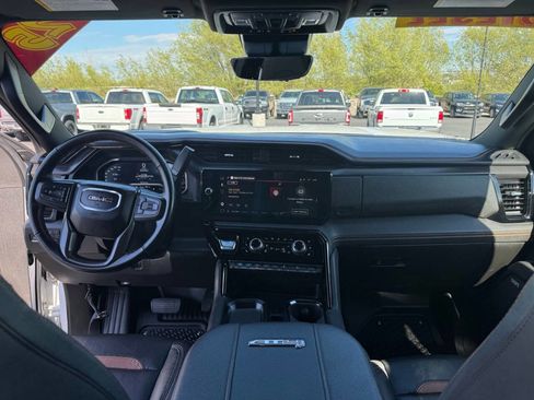 Used 2025 GMC Sierra 3500 AT4 w/ AT4 Premium Plus Package AWD/4WD image 32