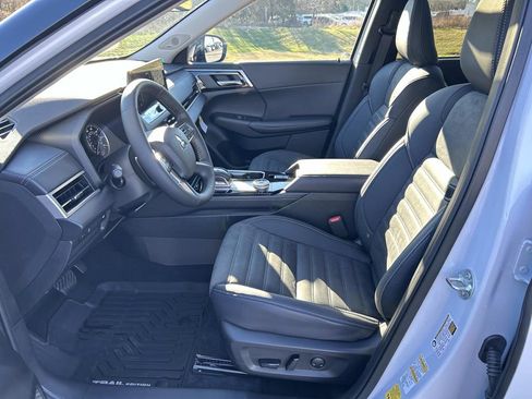 New 2026 Mitsubishi Outlander AWD image 21