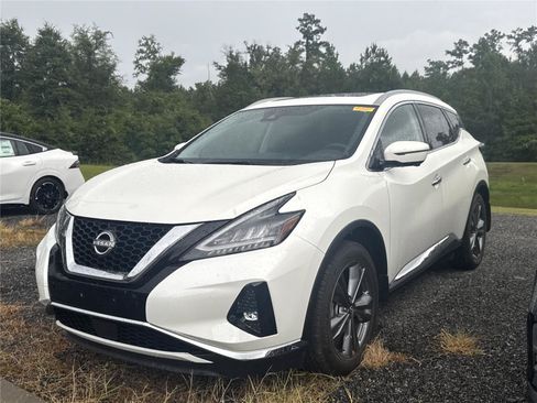 Used 2024 Nissan Murano Platinum w/ Cargo Package FWD image 4