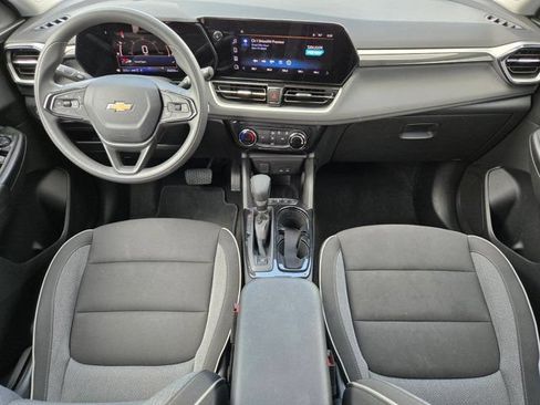 Used 2025 Chevrolet TrailBlazer LT AWD/4WD image 25