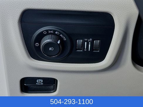 Used 2022 Jeep Grand Cherokee L Limited RWD image 12