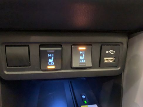 Used 2022 Toyota Corolla Cross XLE w/ Convenience Package image 37