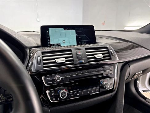Used 2018 BMW M4 Coupe RWD image 9