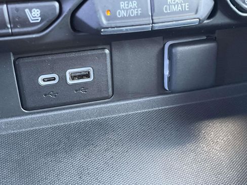 Used 2023 Chevrolet Suburban High Country w/ Advanced Technology Package image 36