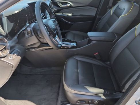 Used 2025 Chevrolet Trax ACTIV w/ Driver Confidence Package image 18