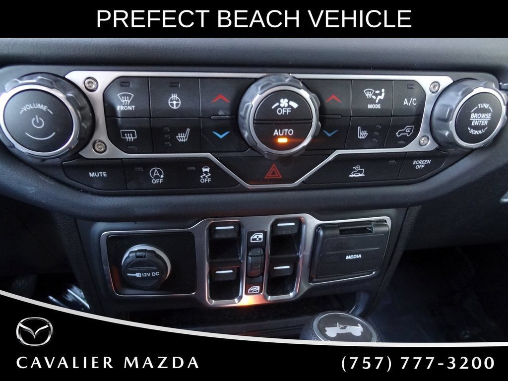 Used 2025 Jeep Wrangler Unlimited Sahara AWD/4WD image 28