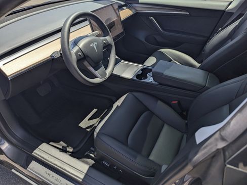 Used 2023 Tesla Model 3 Standard Range RWD image 9