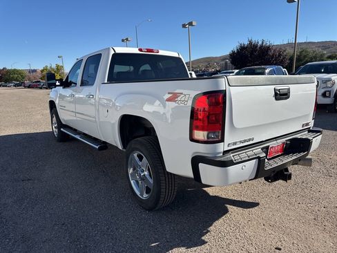 Used 2014 GMC Sierra 2500 Denali w/ Suspension Package, Off-Road image 8