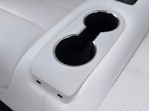 Used 2023 Tesla Model X AWD/4WD image 32