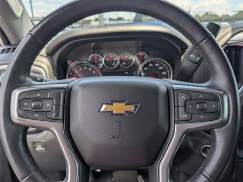 Used 2022 Chevrolet Silverado 1500 LT w/ Z71 Off-Road Package AWD/4WD image 24