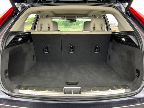 Used 2023 Cadillac XT4 Luxury w/ Cold Weather Package image 67