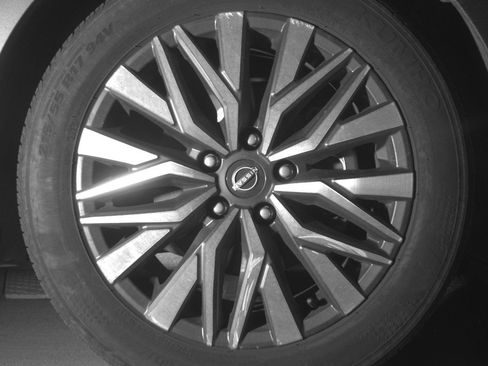 Used 2025 Nissan Altima 2.5 SV FWD image 13