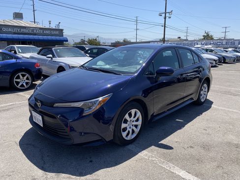 Used 2024 Toyota Corolla LE FWD image 2