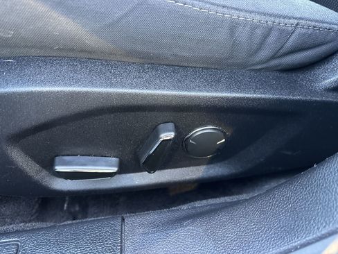 Used 2018 Ford Fusion SE w/ Fusion SE Technology Package image 19