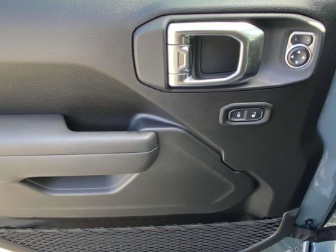 New 2025 Jeep Gladiator Sport image 16