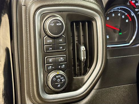 Used 2022 Chevrolet Silverado 1500 LT Trail Boss w/ LT Trail Boss Premium Package AWD/4WD image 10