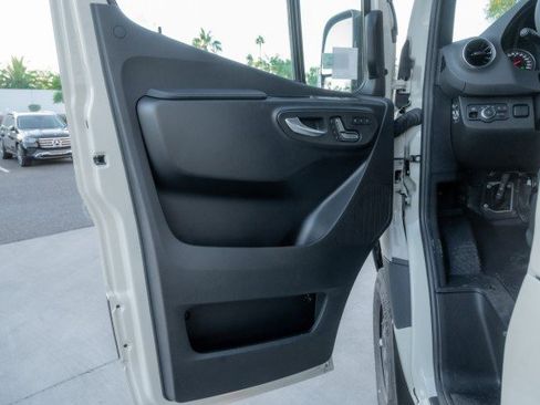 Used 2026 Mercedes-Benz Sprinter 2500 image 18