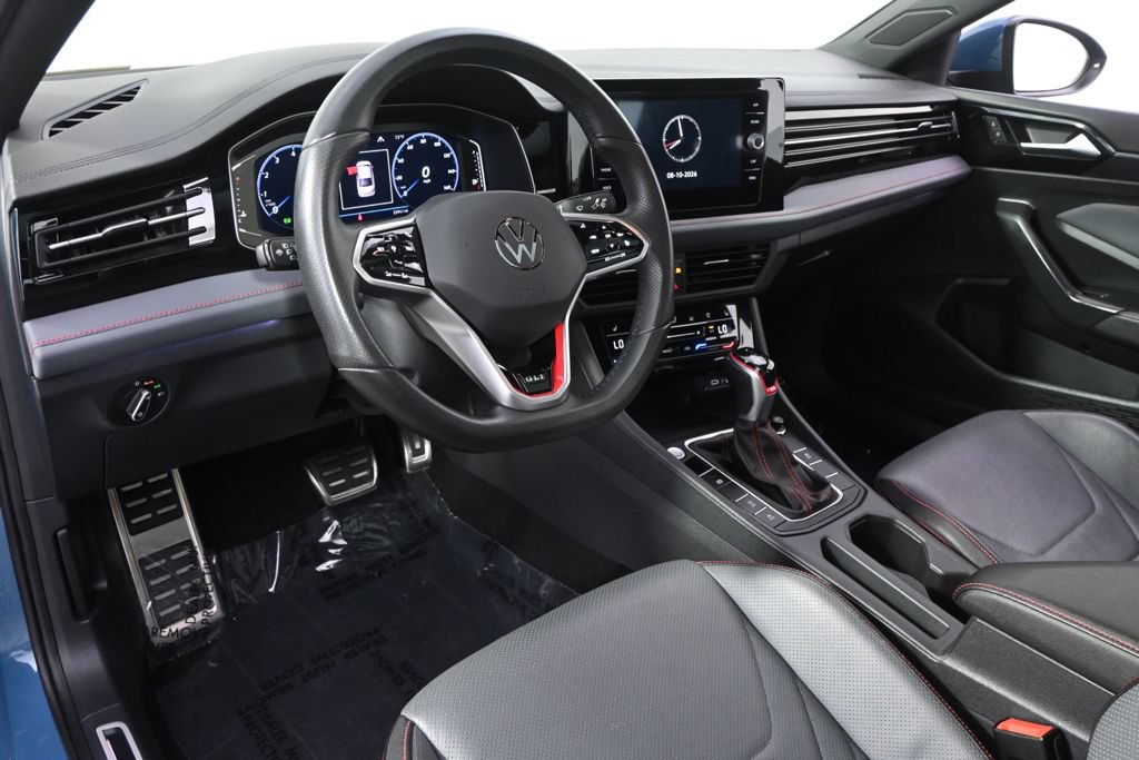 Used 2025 Volkswagen Jetta GLI Autobahn FWD image 11