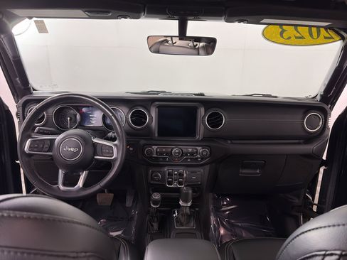 Used 2023 Jeep Wrangler Unlimited Sahara w/ Cold Weather Group image 15