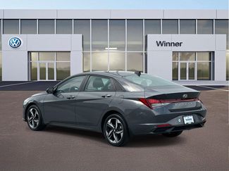 Used 2023 Hyundai Elantra SEL w/ Convenience Package FWD video 3