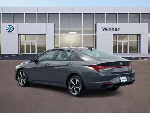 Used 2023 Hyundai Elantra SEL w/ Convenience Package FWD image 3