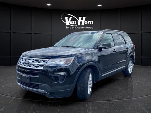 Used 2019 Ford Explorer XLT w/ Equipment Group 202A AWD/4WD image 3