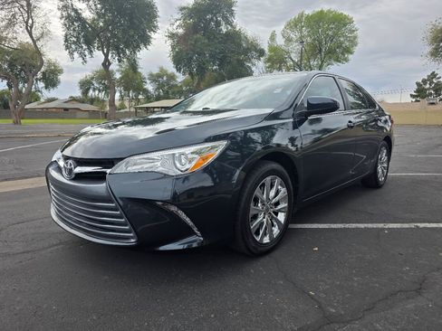 Used 2017 Toyota Camry XLE image 7