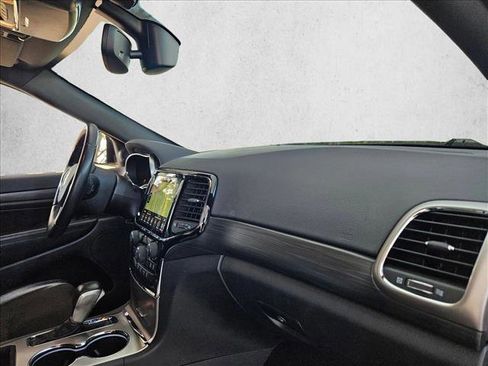 Used 2020 Jeep Grand Cherokee Laredo w/ Laredo X Package image 24