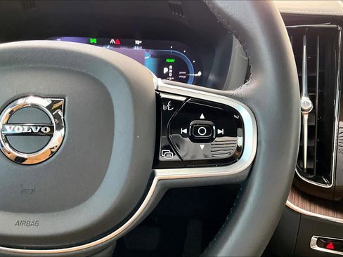Used 2022 Volvo XC60 T8 Inscription image 25