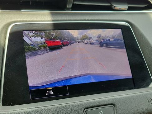Used 2021 Cadillac XT4 Premium Luxury FWD image 23