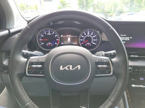 Certified 2023 Kia Carnival EX w/ Paint Protection Package FWD image 18