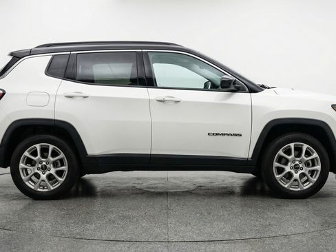 Used 2025 Jeep Compass Limited AWD/4WD image 11