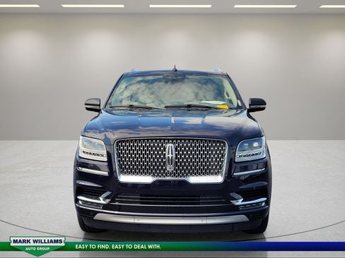 Used 2021 Lincoln Navigator L Reserve w/ Luxury Package AWD/4WD image 9