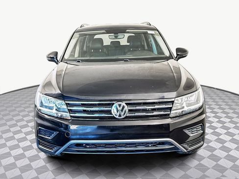 Used 2020 Volkswagen Tiguan SE image 2