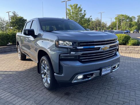 Used 2020 Chevrolet Silverado 1500 High Country w/ Technology Package AWD/4WD image 7