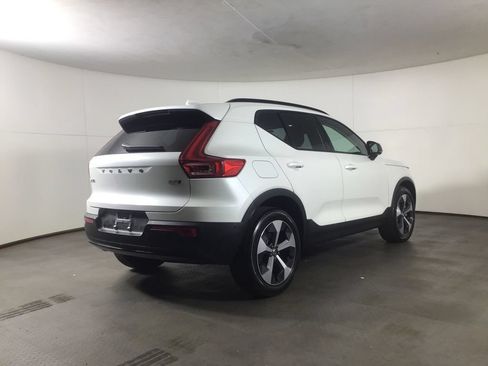 Used 2026 Volvo XC40 B5 Plus w/ Protection Package Premier AWD/4WD image 7