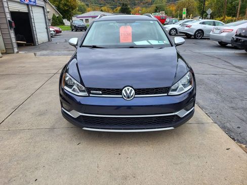 Used 2017 Volkswagen Golf Alltrack SE image 3