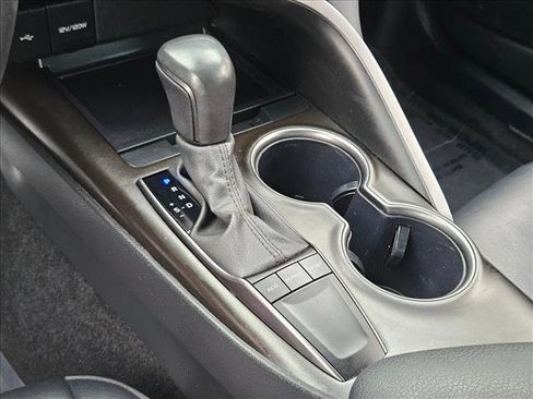 Used 2024 Toyota Camry SE image 12