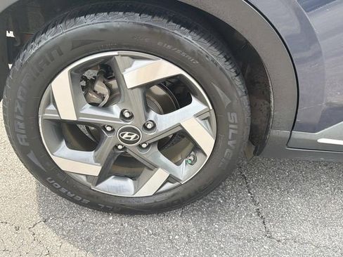 Used 2020 Hyundai Venue FWD image 7