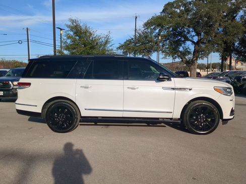 Used 2023 Lincoln Navigator L Black Label image 2