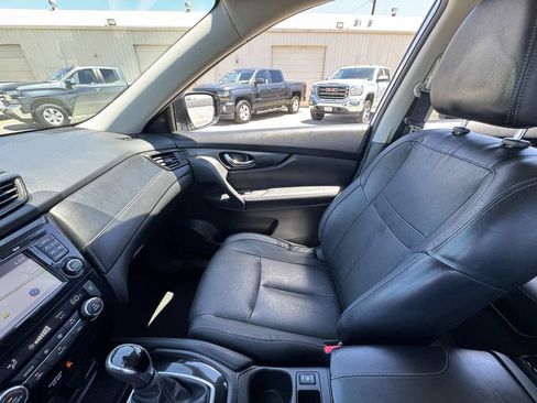 Used 2017 Nissan Rogue SL FWD image 34