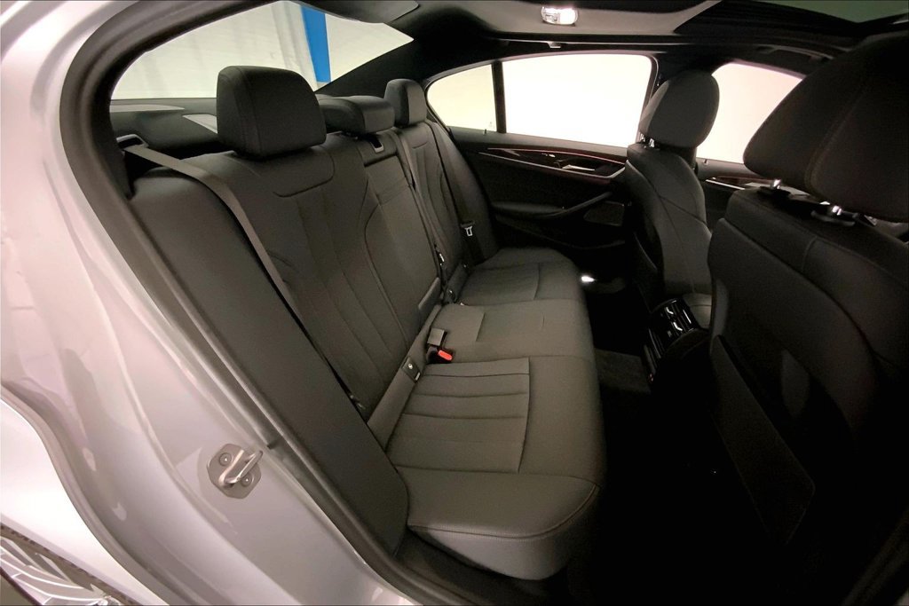 Used 2021 BMW 530i xDrive w/ Premium Package AWD/4WD image 15
