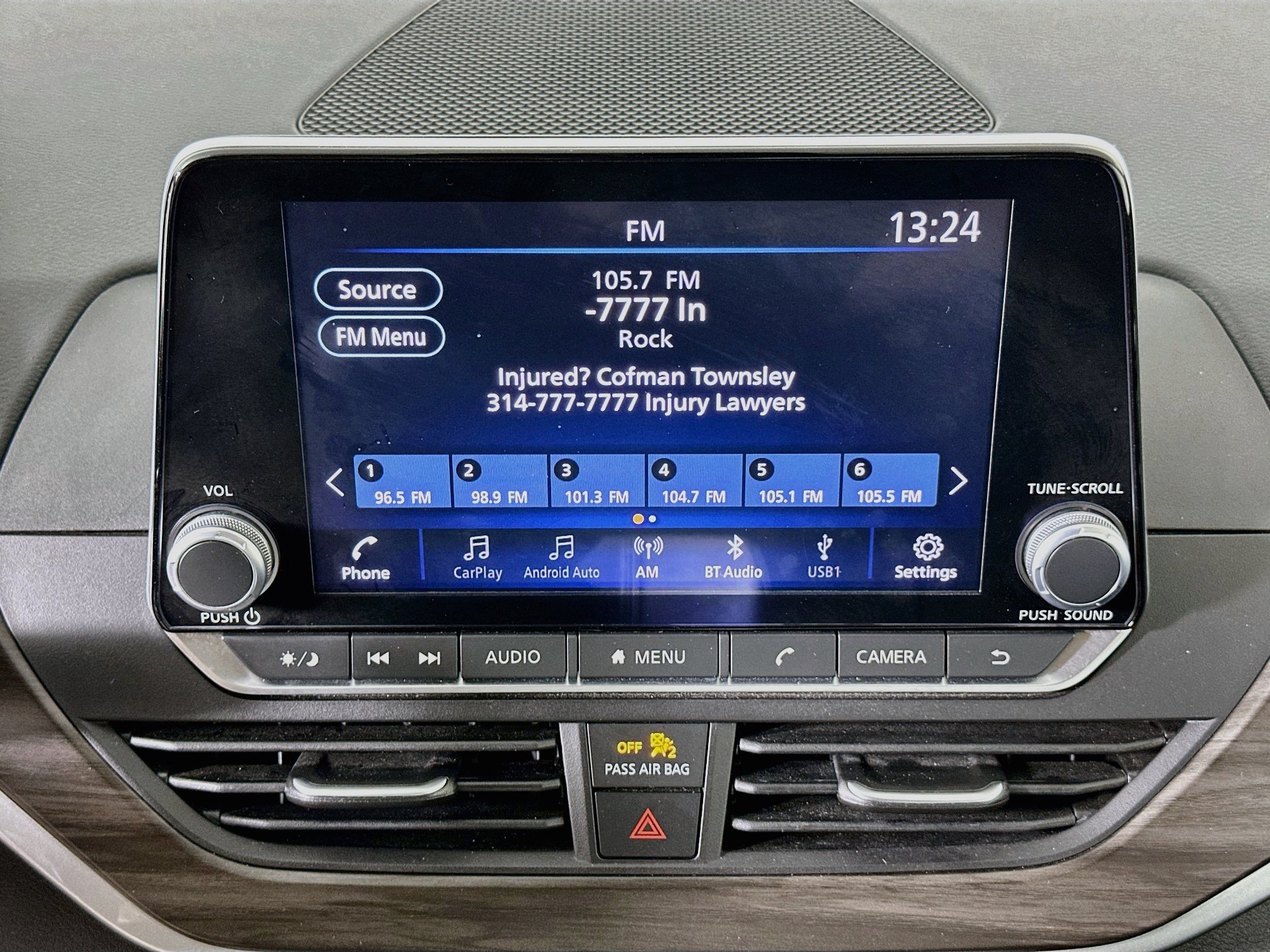 Used 2025 Nissan Altima 2.5 SV FWD image 21